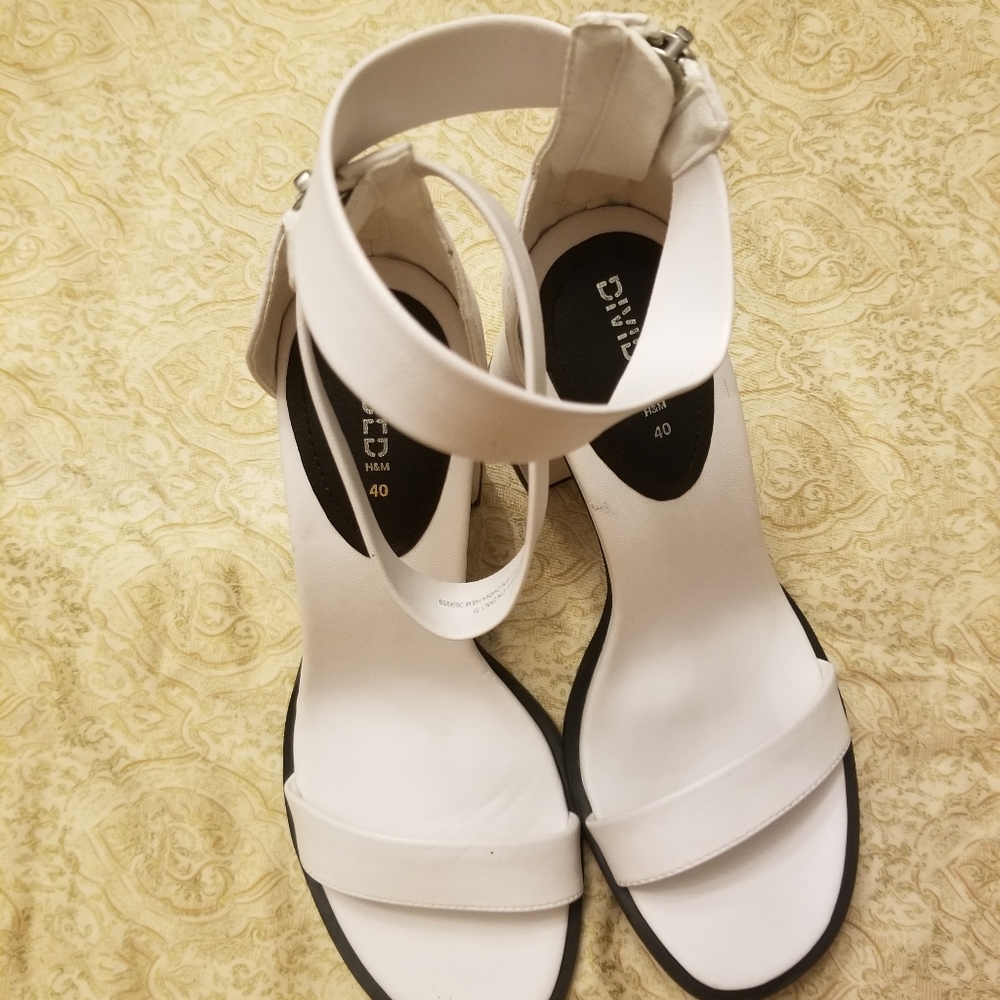 Divide H&M shoes